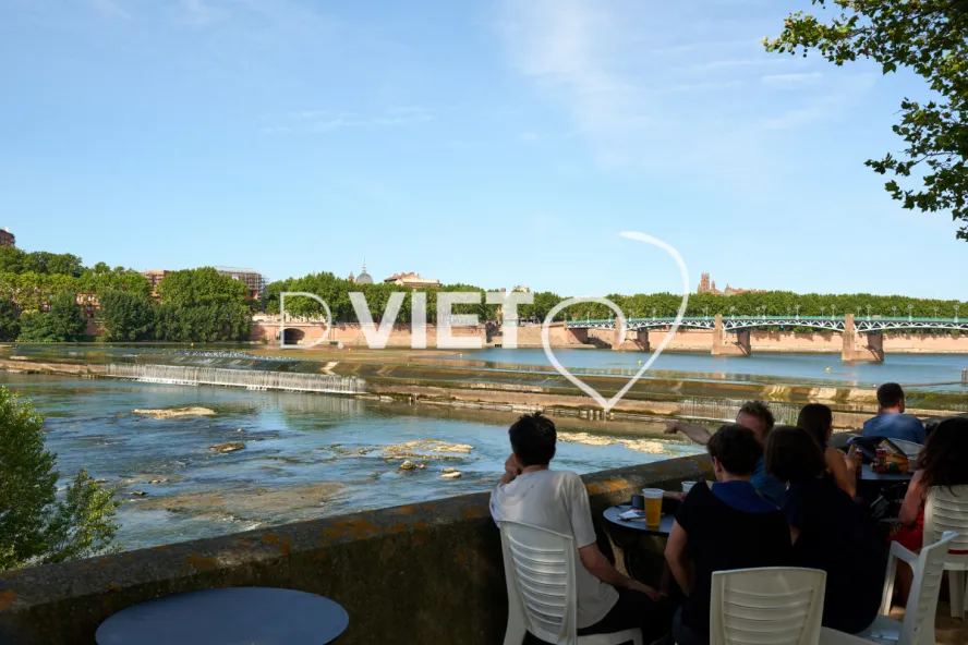Photo TOULOUSE by VIET - la guinguette au bord de l'eau