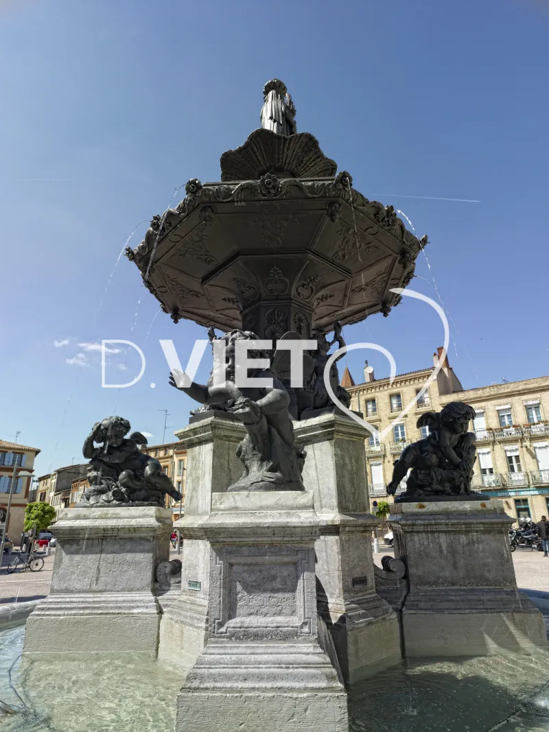 Photo TOULOUSE by VIET - La Fontaine Place Olivier