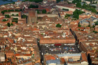 Photo TOULOUSE by VIET - March&eacute; du capitole