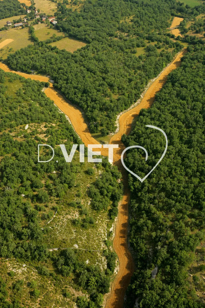 Photo TOULOUSE by VIET - 46 PRES LUGAGNAC N44°25168 E001°43098 ©VIET 361.com