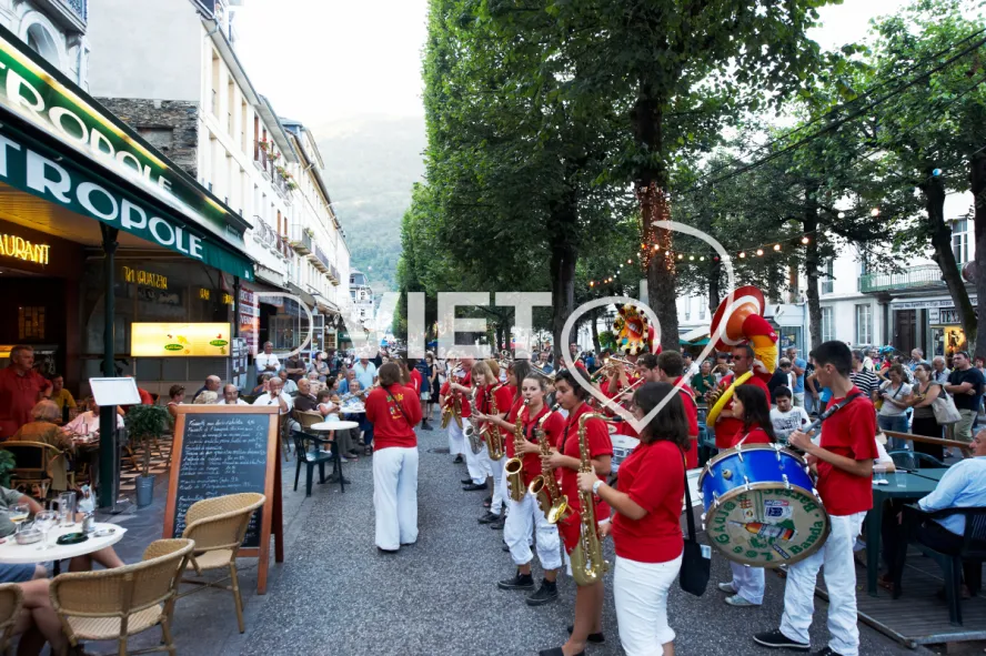 Photo TOULOUSE by VIET - Luchon fetes des fleurs