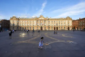 Photo TOULOUSE by VIET - Place du Capitole