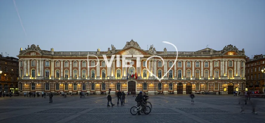 Photo TOULOUSE by VIET - Place du Capitole Toulouse