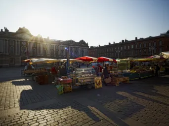 Photo TOULOUSE by VIET - March&eacute; bio place du Capitole