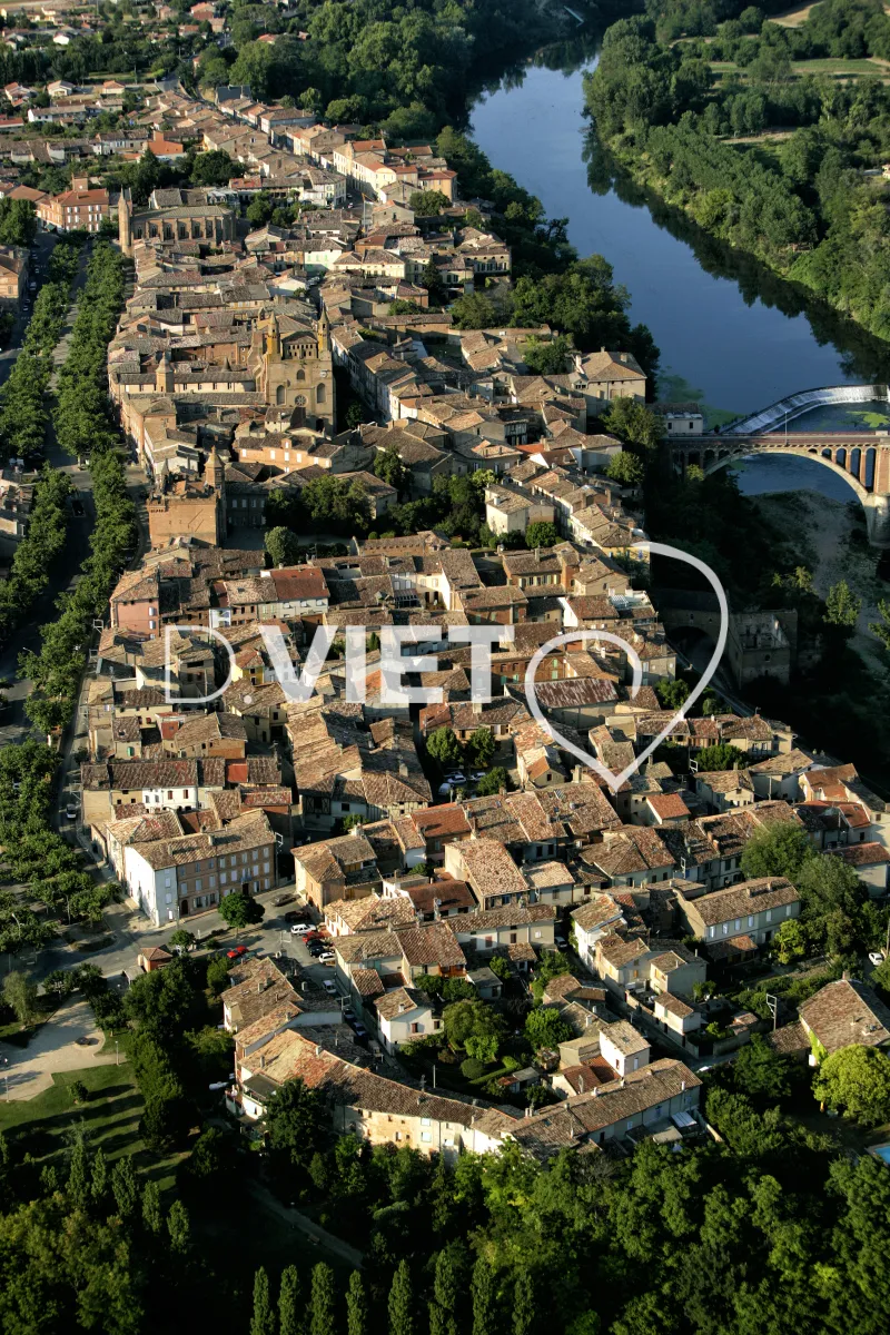 Photo TOULOUSE by VIET - 81 RABASTENS N43°49182 E001°43196 ©VIET 361.com