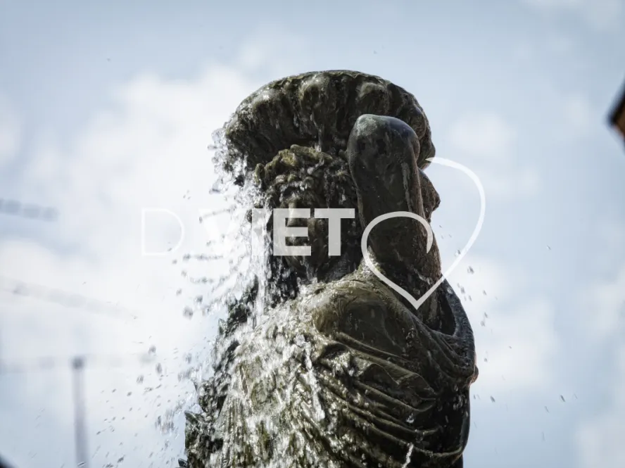 Photo TOULOUSE by VIET - La fontaine de la place Salengro