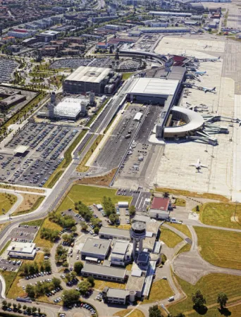 Photo TOULOUSE by VIET - A&eacute;roport Blagnac