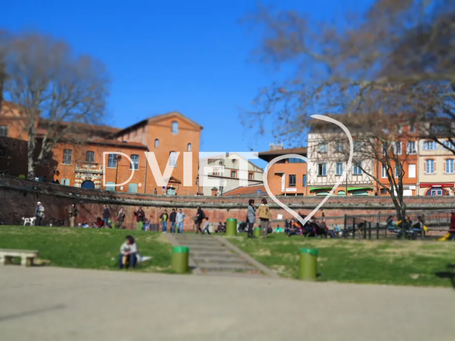 Photo TOULOUSE by VIET - Quais de la Daurade Place de la Daurade